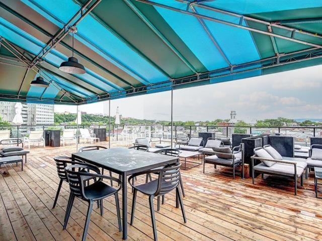 Penthouse On Charest - With Parking And Gym Appartamento Québec Esterno foto